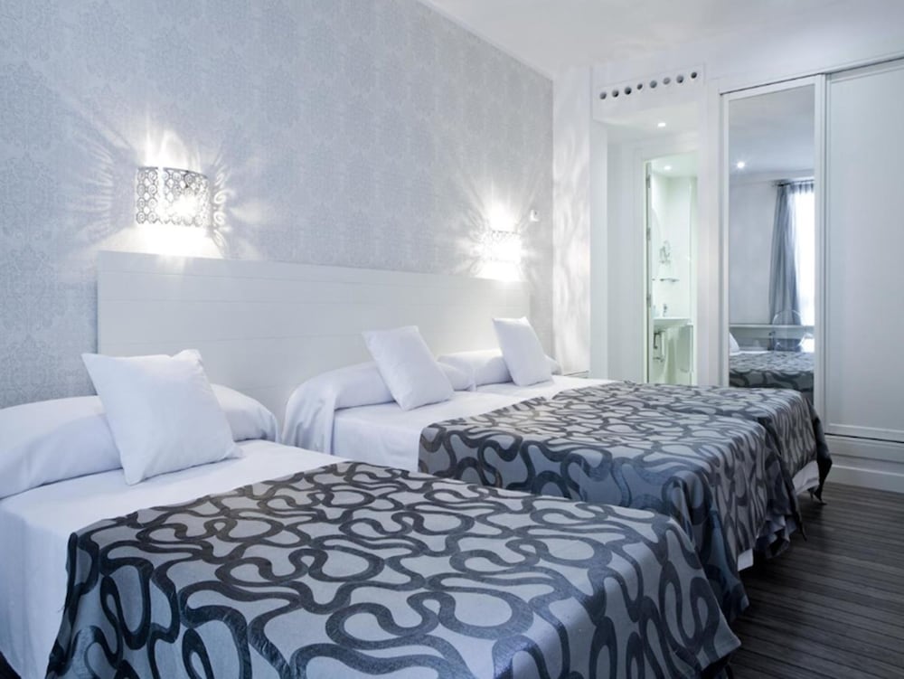 ROOM, DOUBLE BED, WITH EXTRA BED