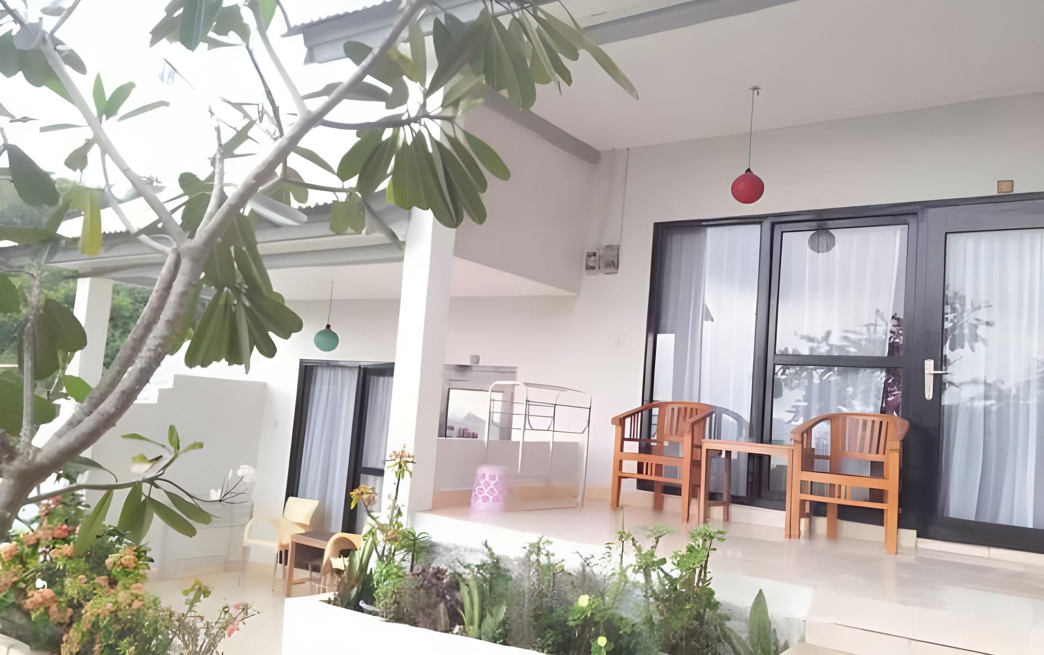 CF Komodo Hotel 8/36