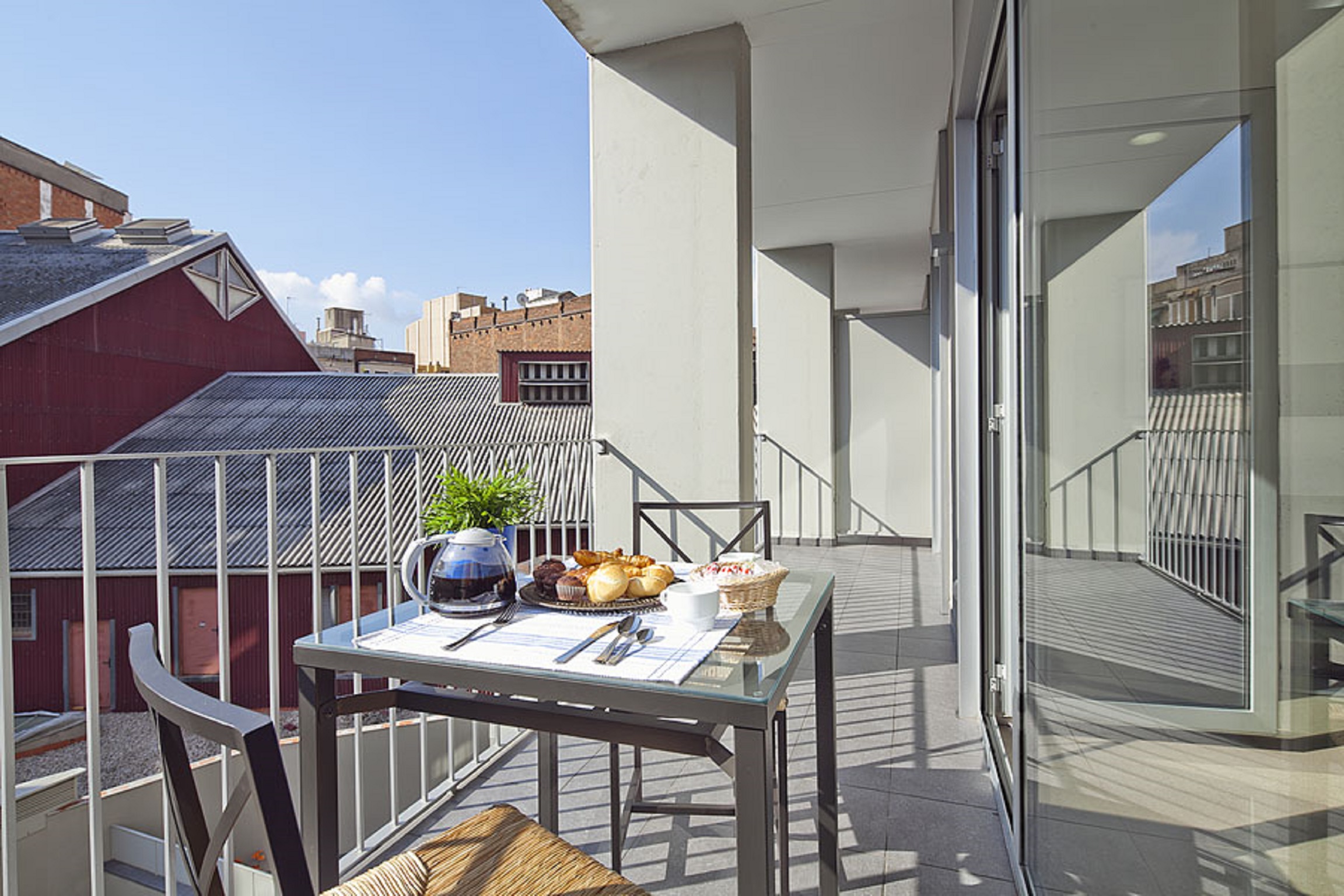 Charmsuites Paralel 18/25