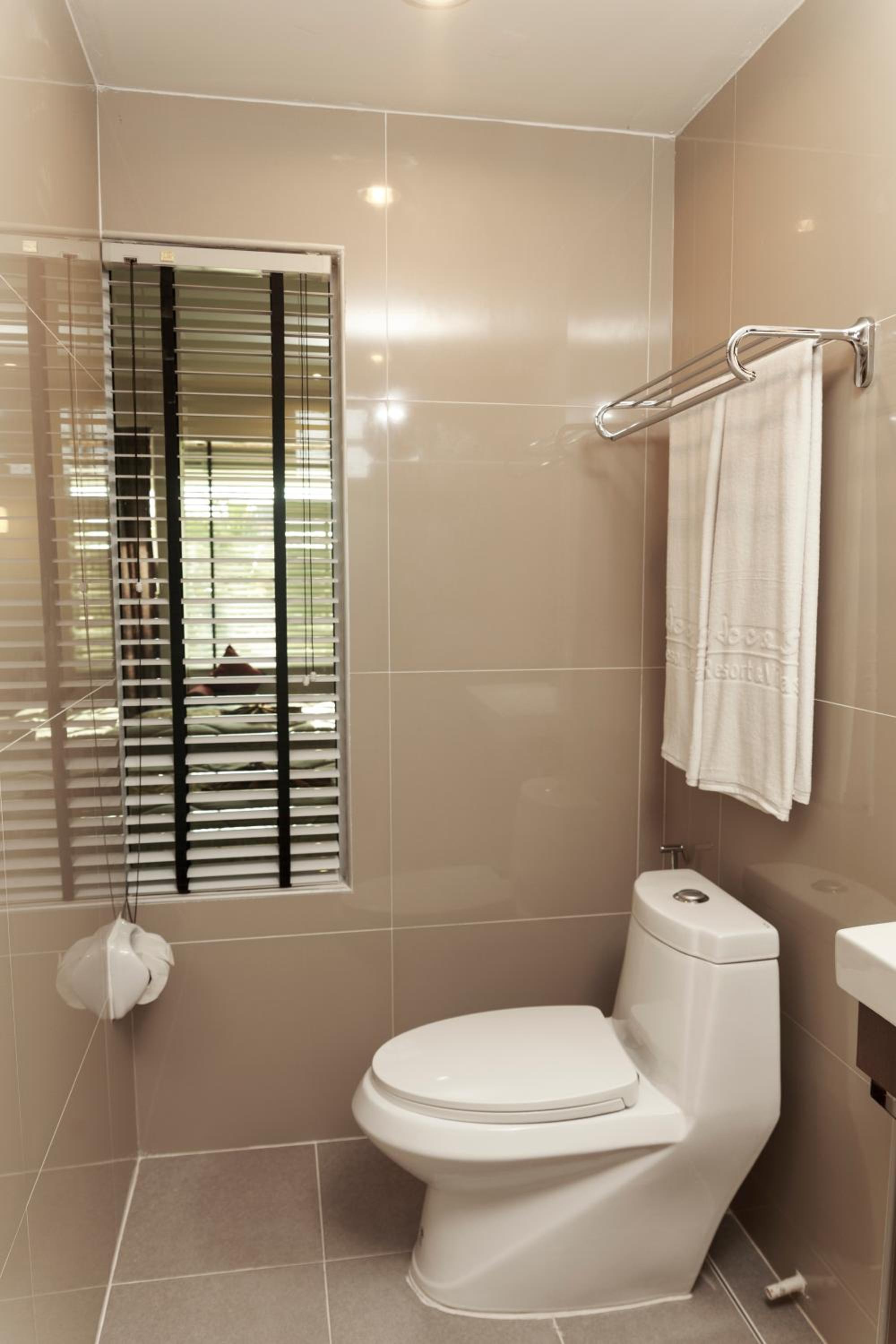 Deluxe, Double or Twin Bed