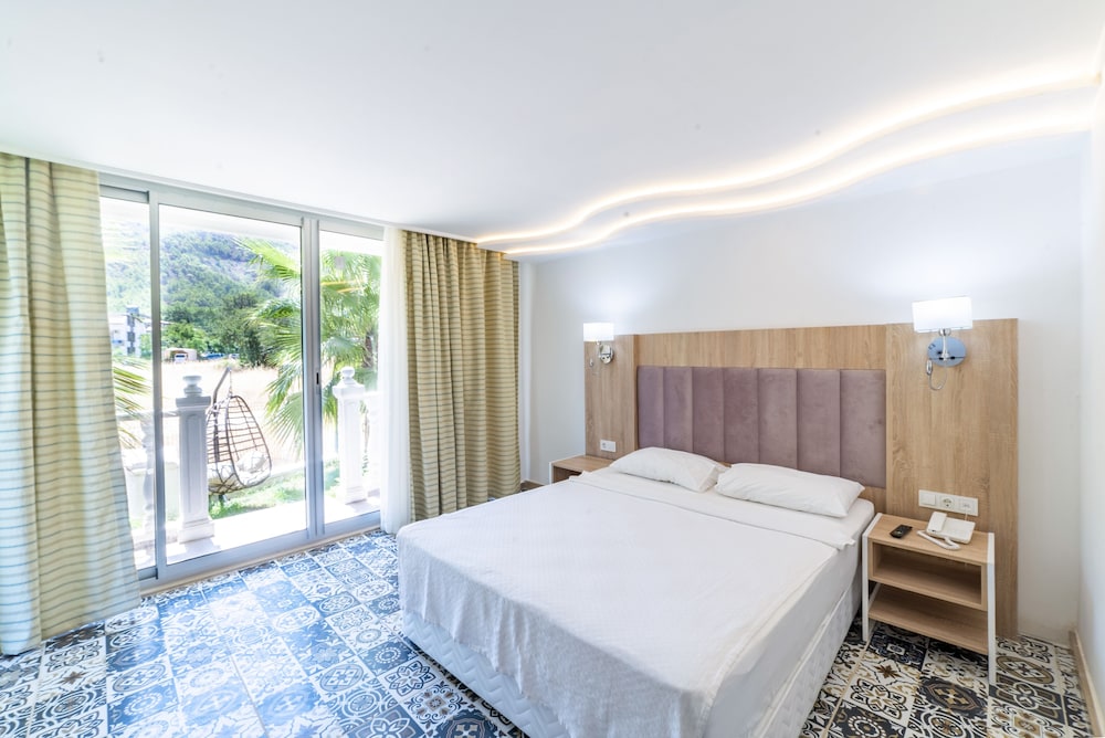 Cengiz Kaan Hotel 13/30