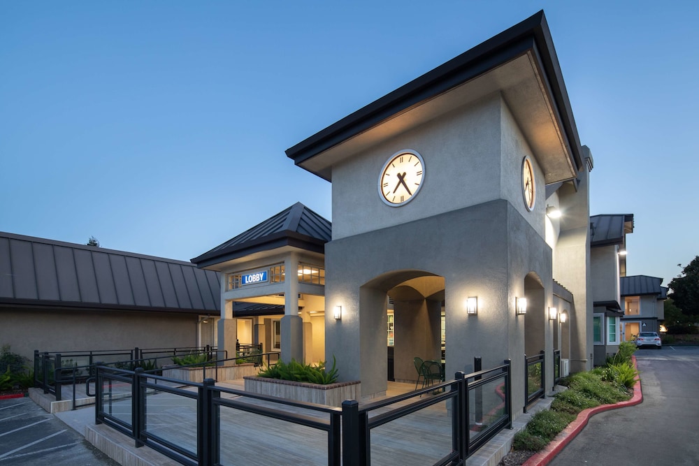 Best Western Silicon Valley Inn 1/35