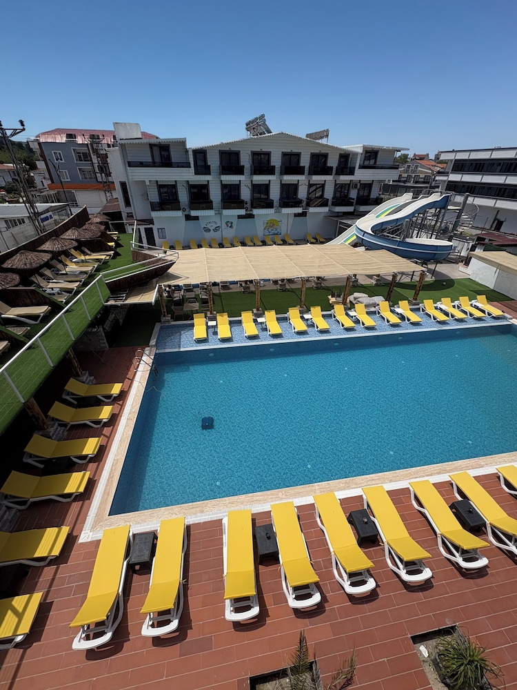 Atas Aqua Otel Avsa 7/51