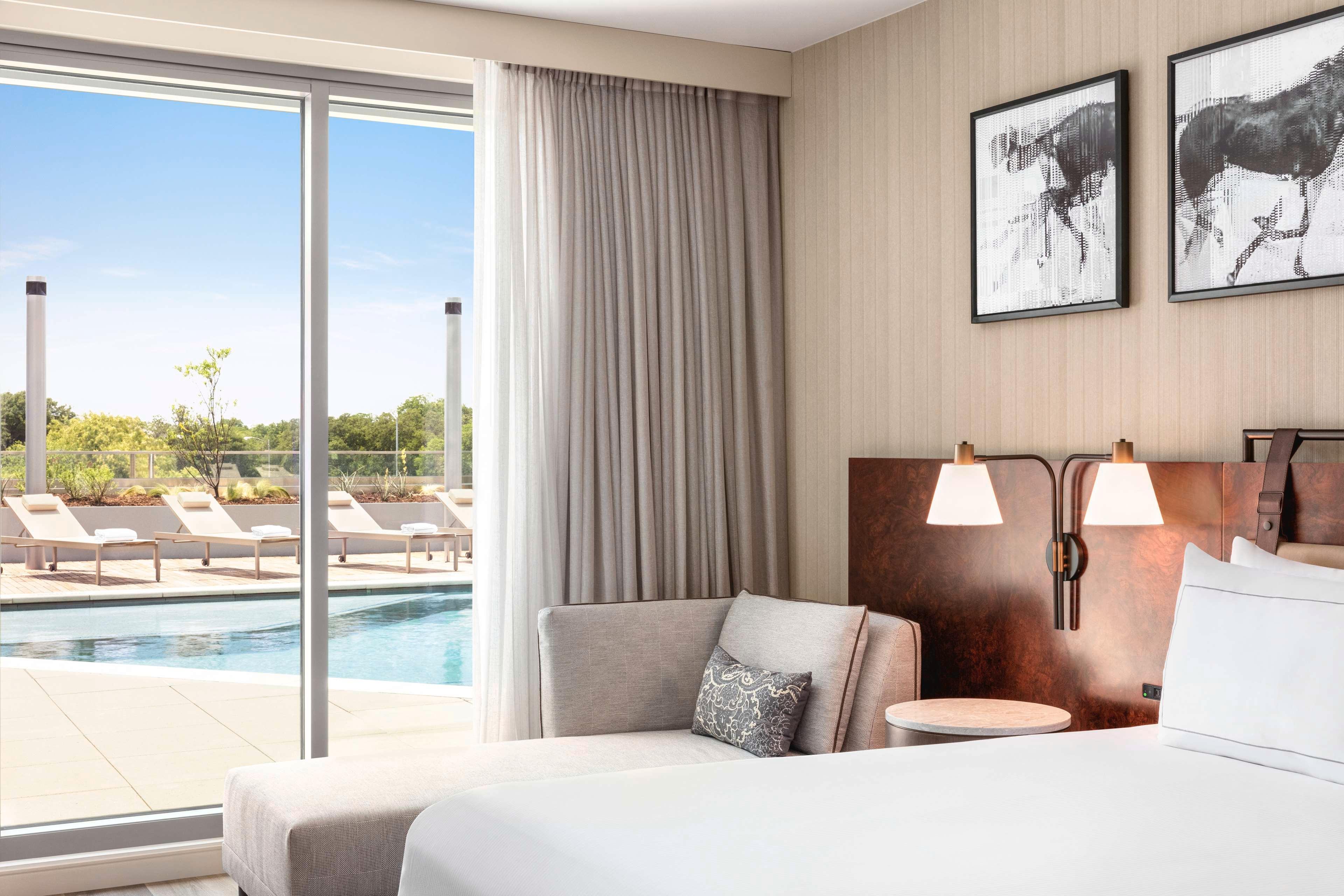 GUEST ROOM, KING BED, PELOTON