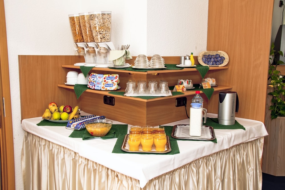 Adler Hotel Frankfurt 3/50