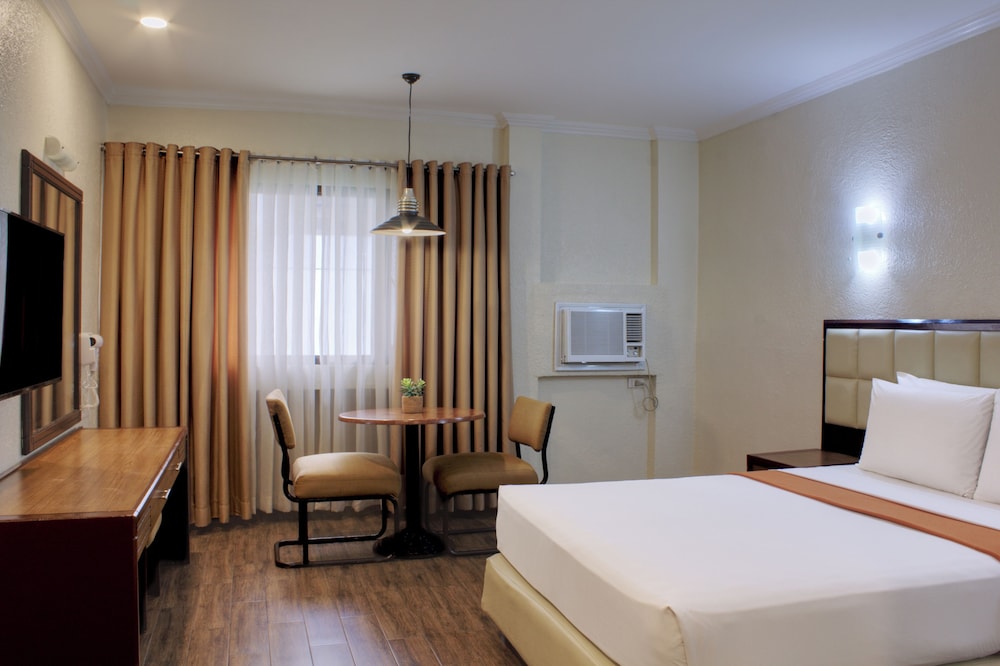 DELUXE, DOUBLE BED