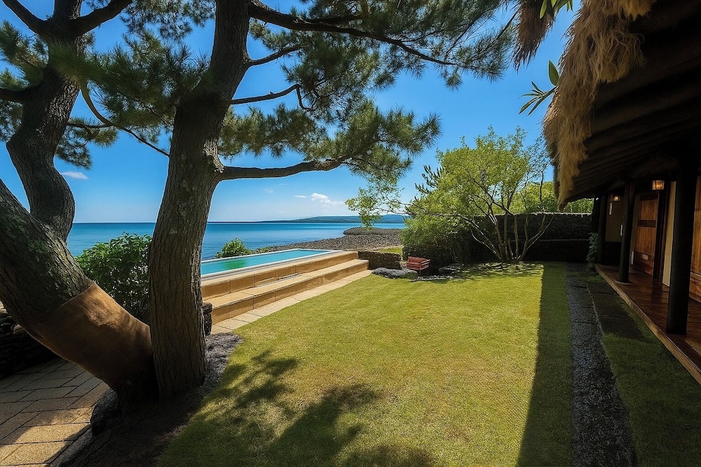 Seaes Hotel & Resort 68/74