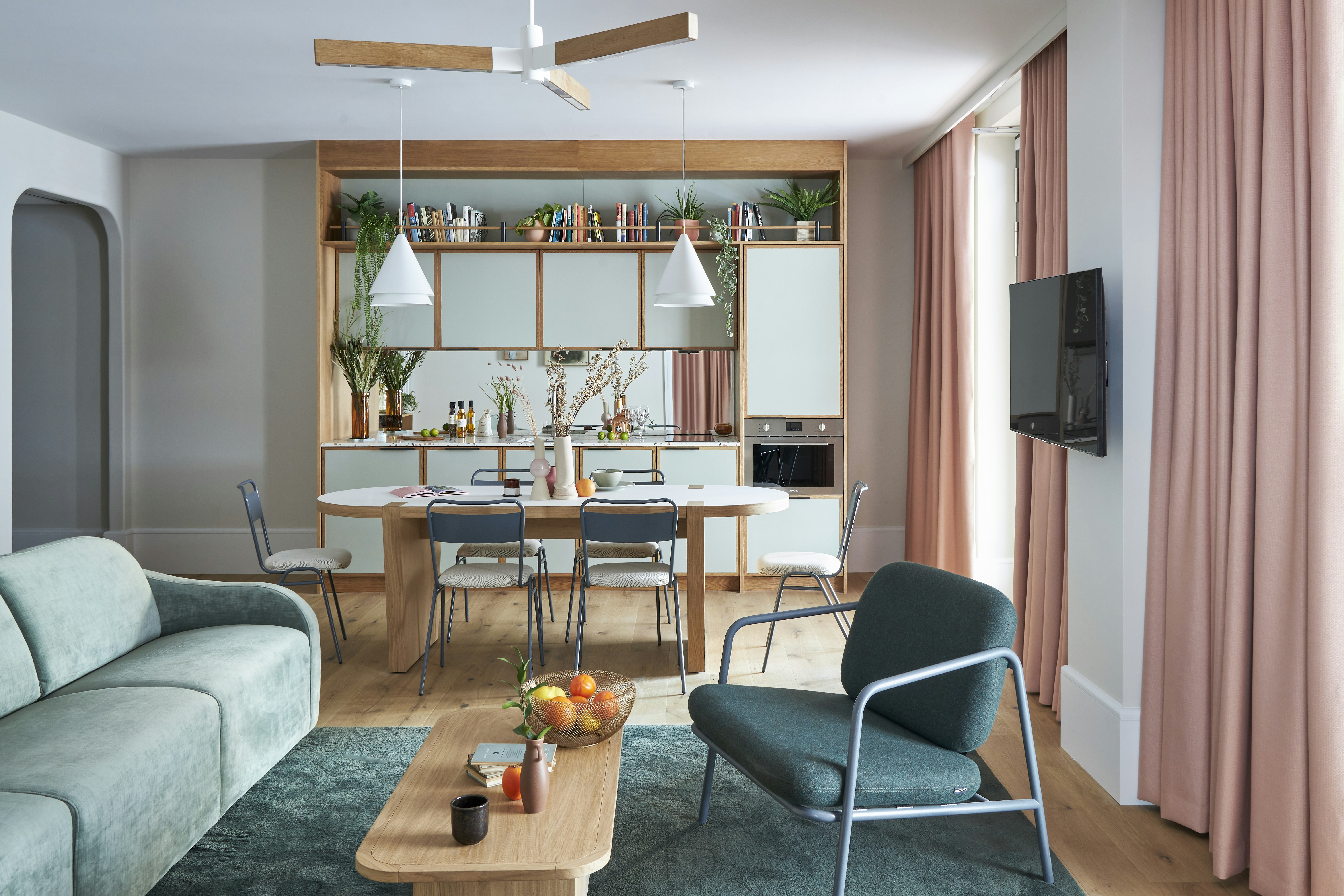 Turing Locke, Eddington 48/81