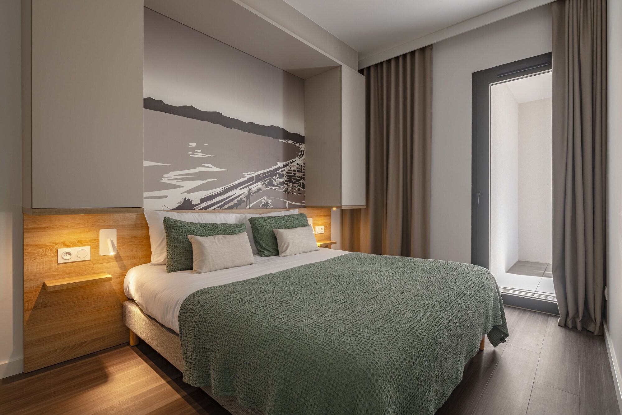 1 BEDROOM, APARTMENT, TERRACE