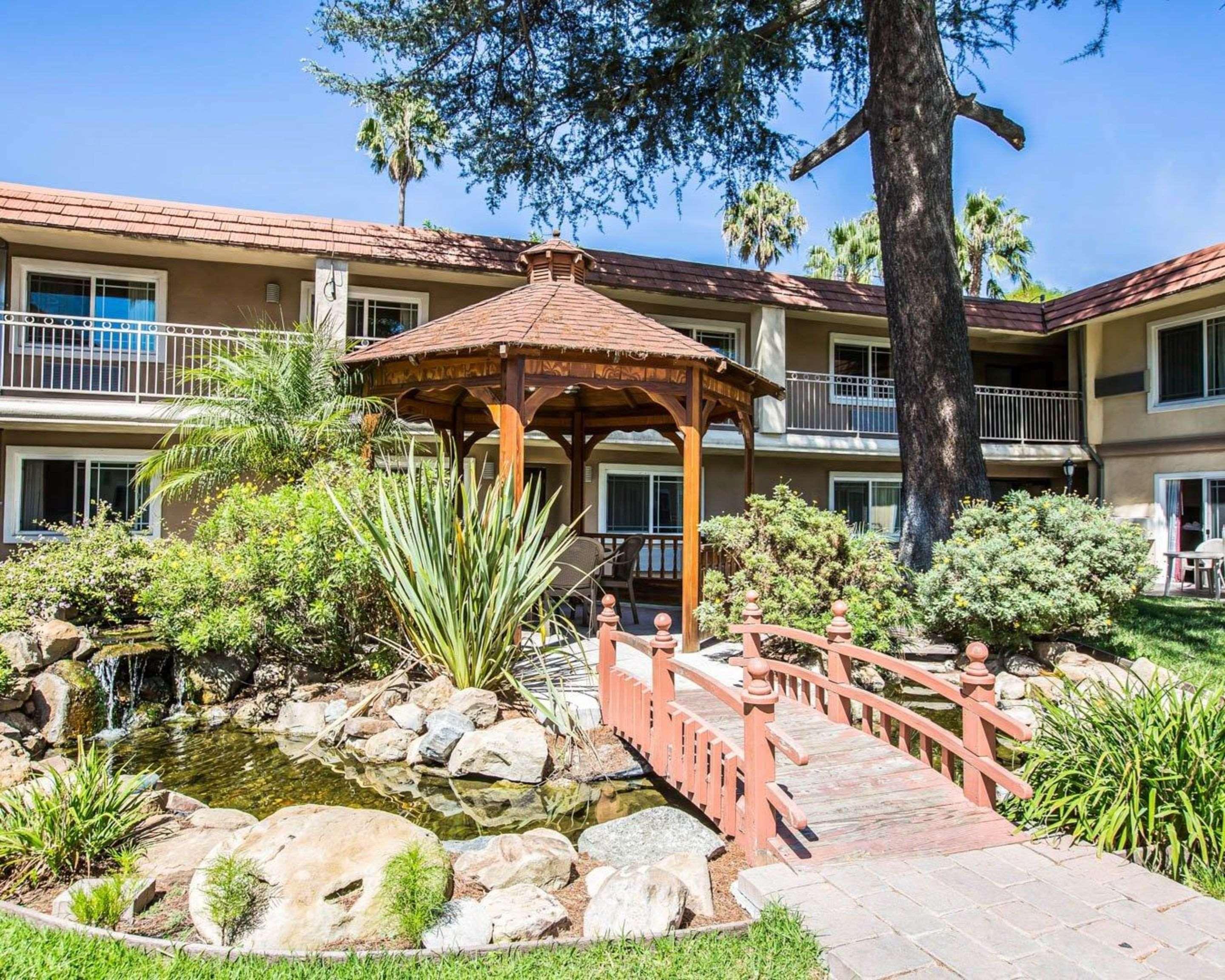 Quality Inn & Suites Thousand Oaks 35/38