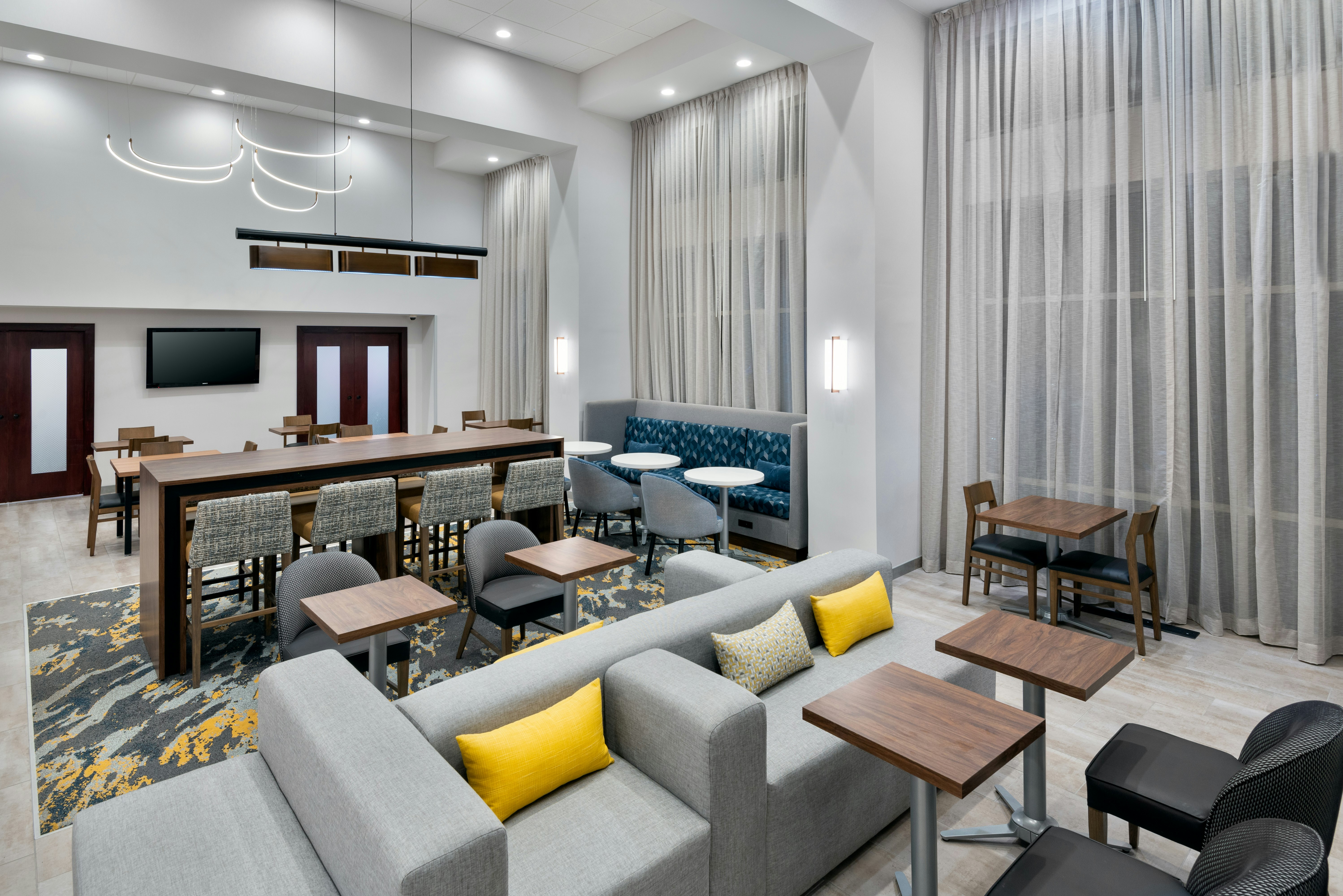 Hampton Inn & Suites Cleveland Beachwood 11/19