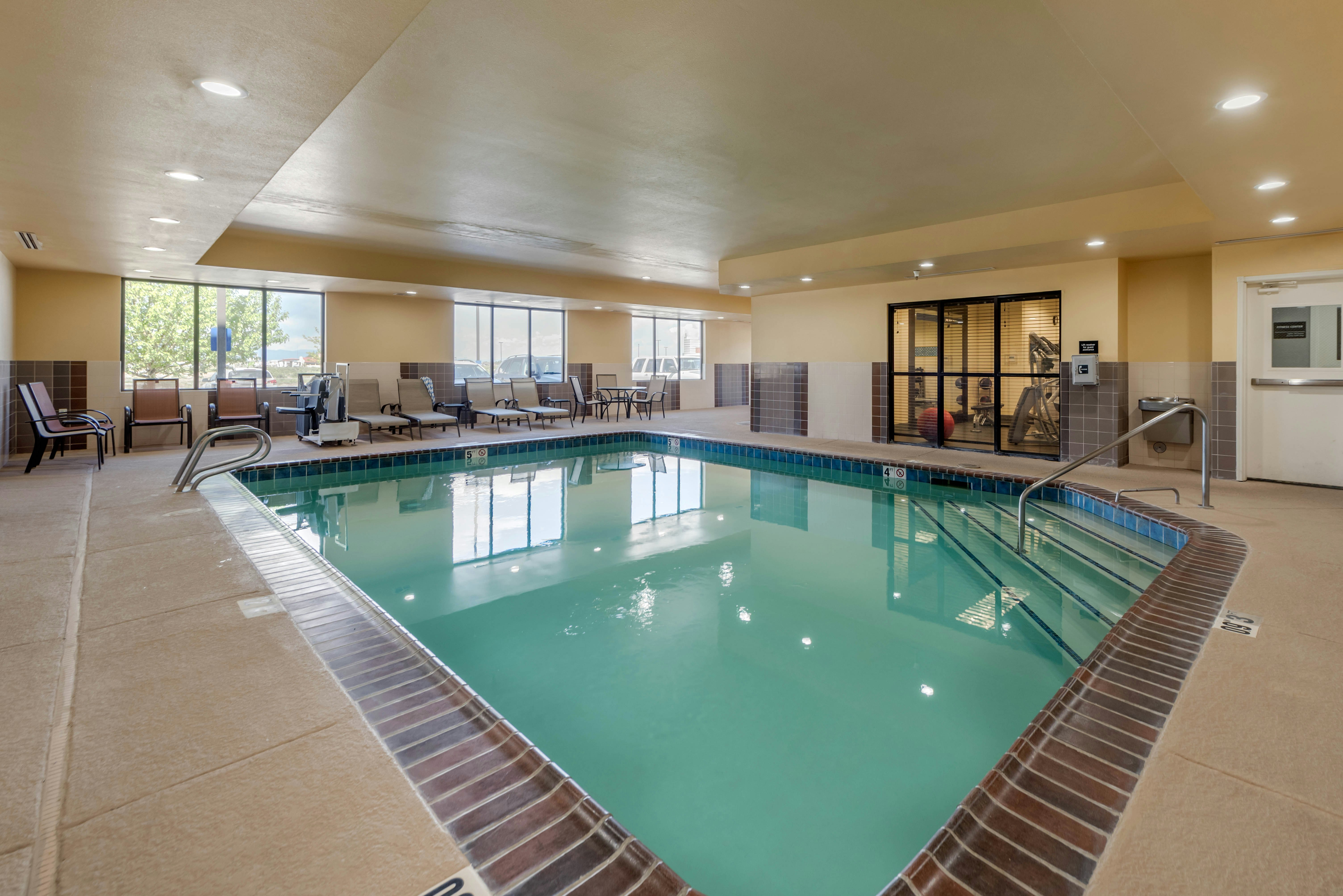 Hampton Inn Alamosa Co 27/37