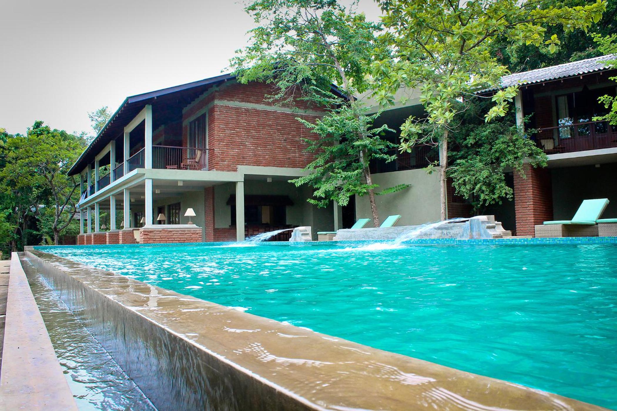 Ehalagala Lake Resort 26/32