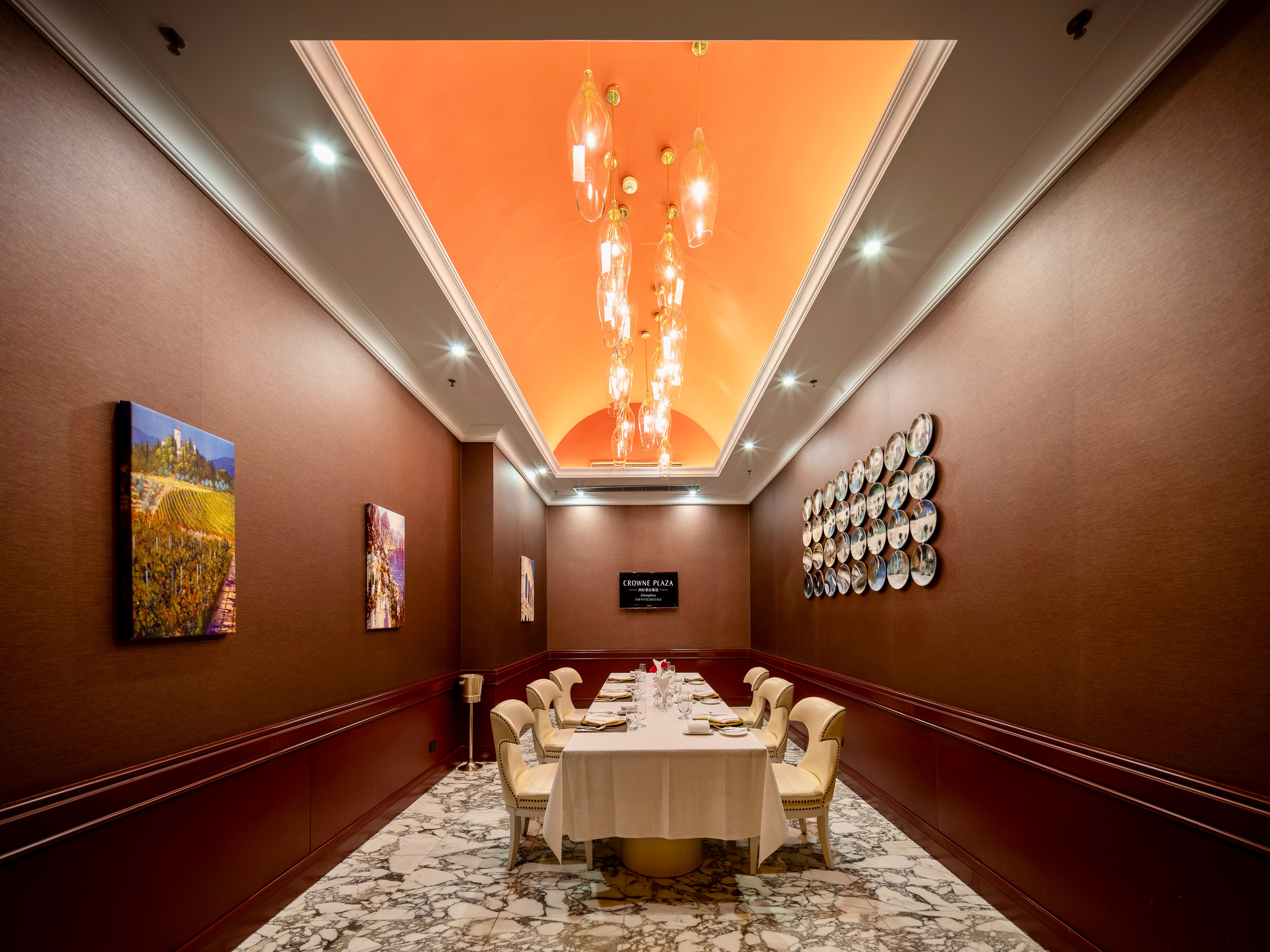 CROWNE PLAZA ZHENGZHOU 17/80