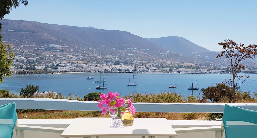 Paros Paradise Apartments 11/65