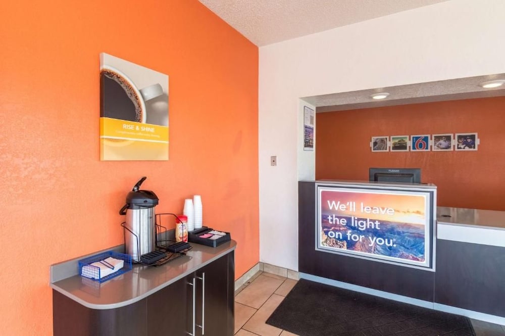Motel 6 Clinton OK 15/64