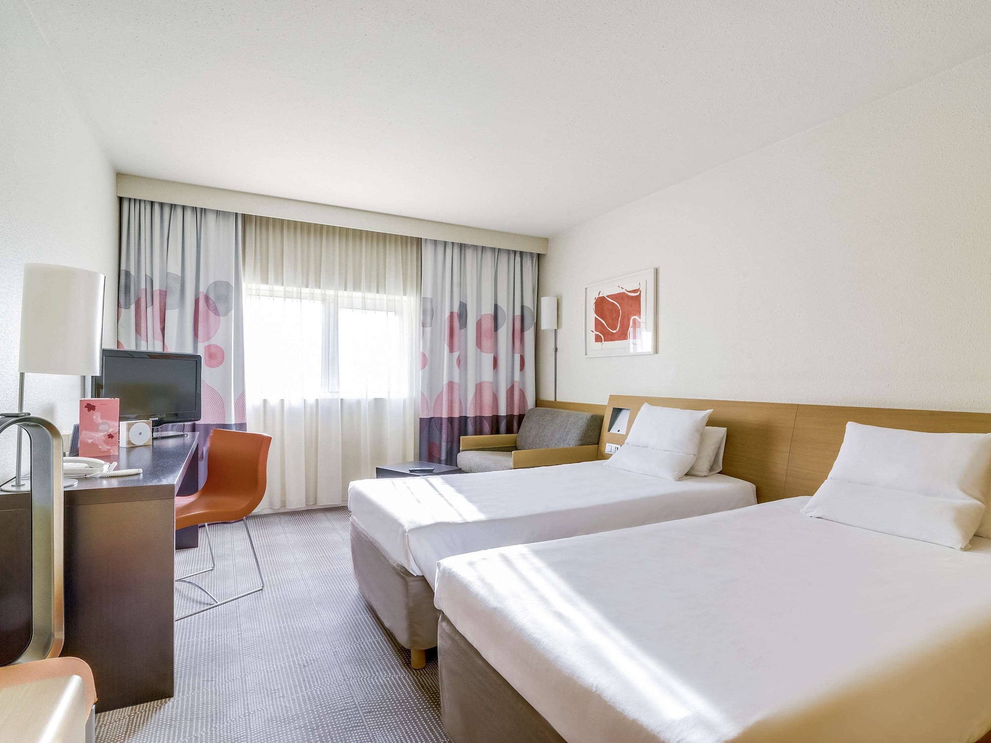 Classic, Twin Beds, Sofa, Novotel Paris Orly Rungis 5/10