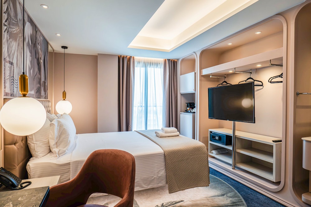 Gate Twenty Two Boutique Hotel 13/35