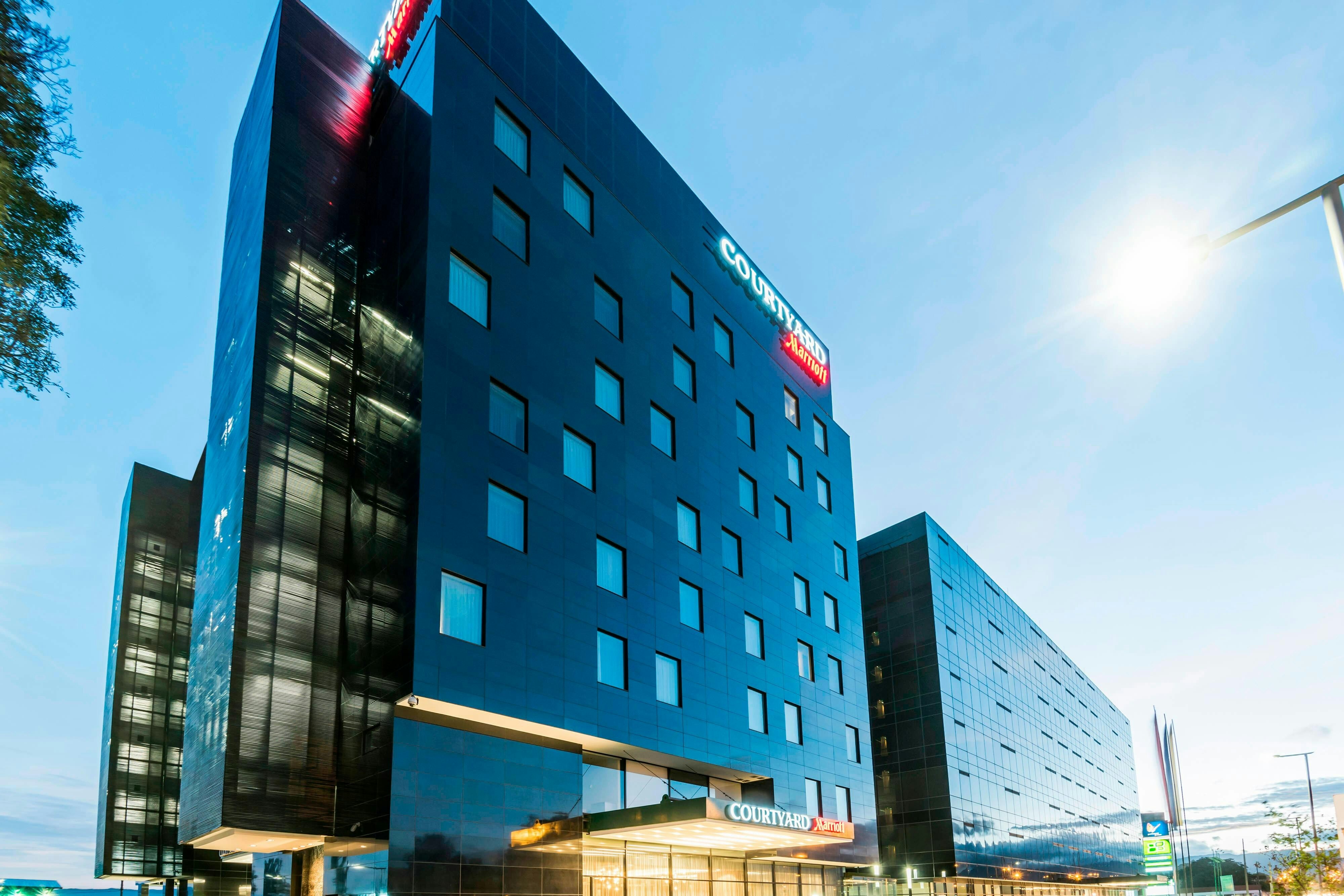 Courtyard By Marriott Bogota Airport