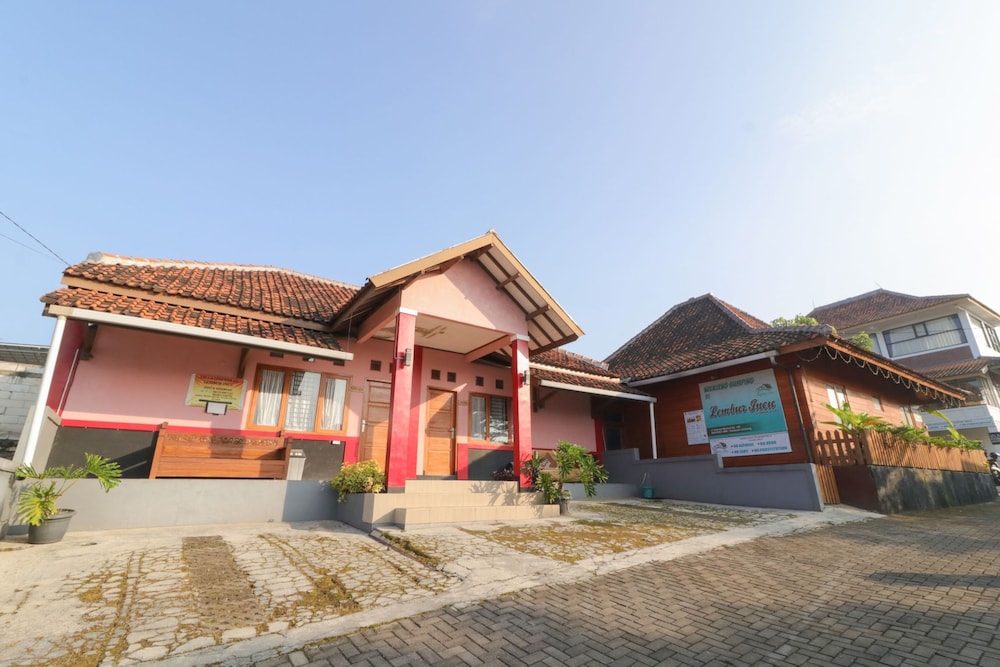 Lembur Incu Syariah Villa by ZUZU 1/46