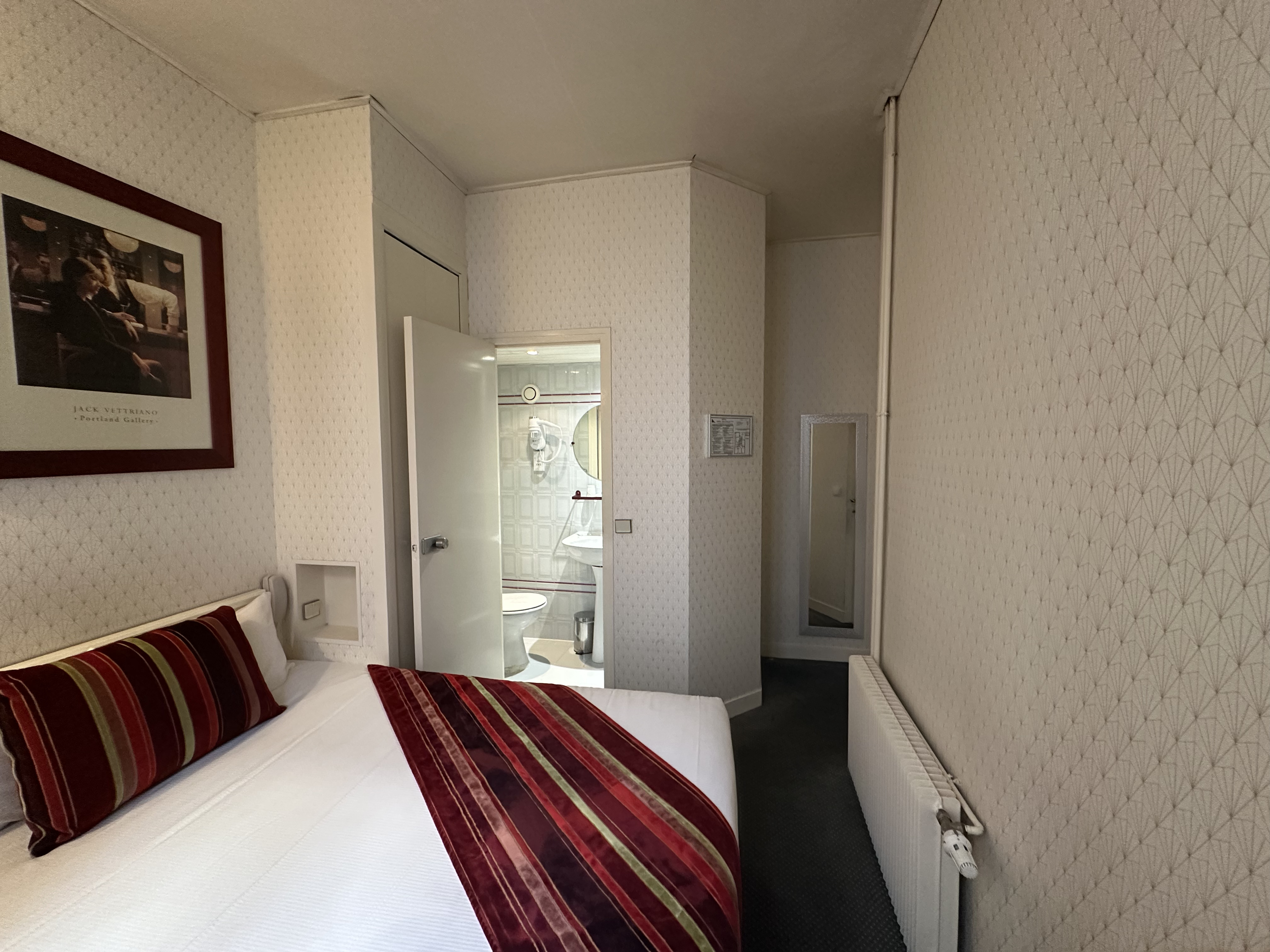 Classic, Single, Double Bed, Hotel Opera Deauville 3/4
