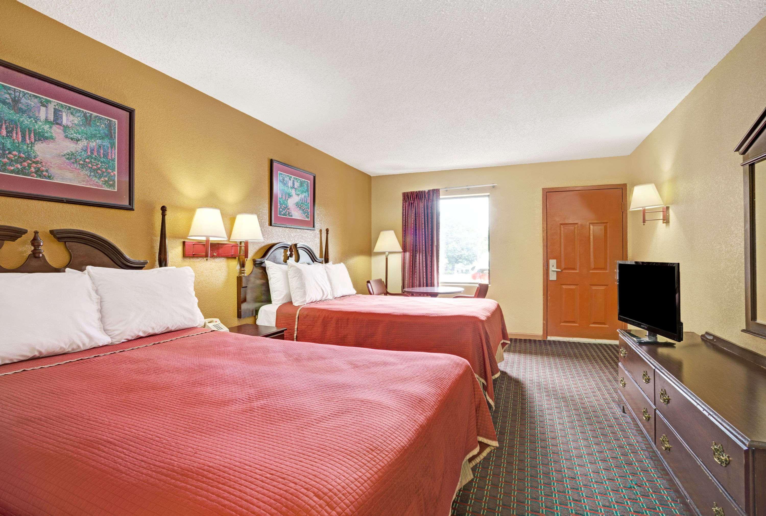 Travelodge By Wyndham Forest Park Atlanta South 11/27