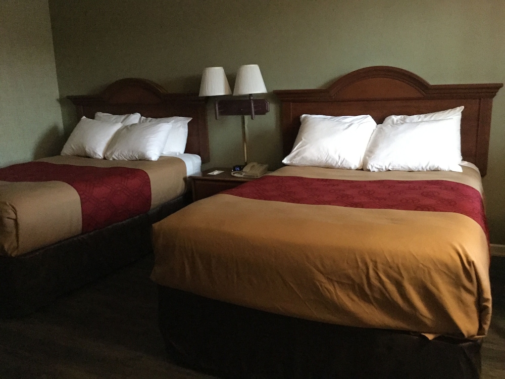 Falls Inn Newton Falls 12/43