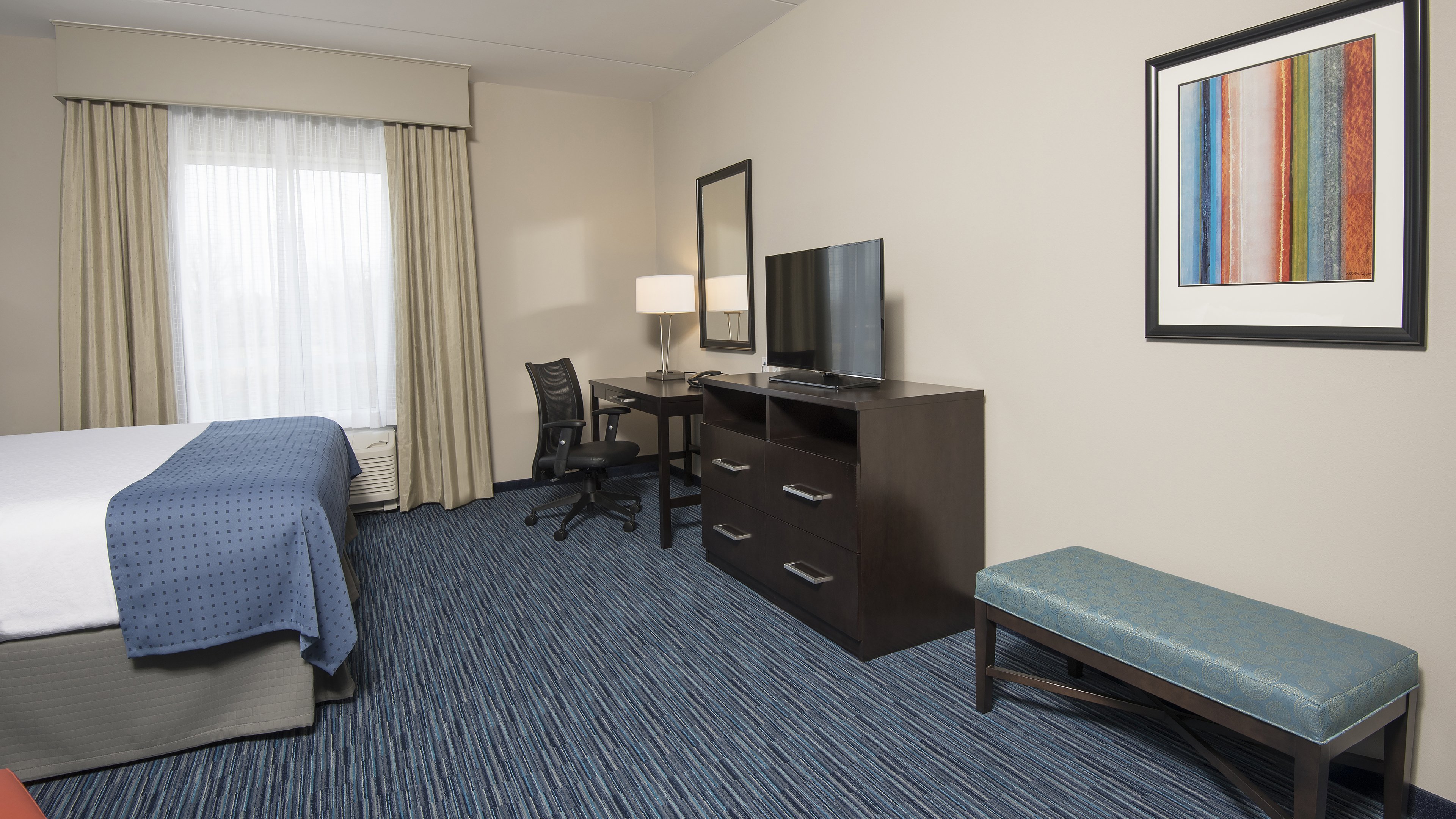Holiday Inn Indianapolis Airport 24/66
