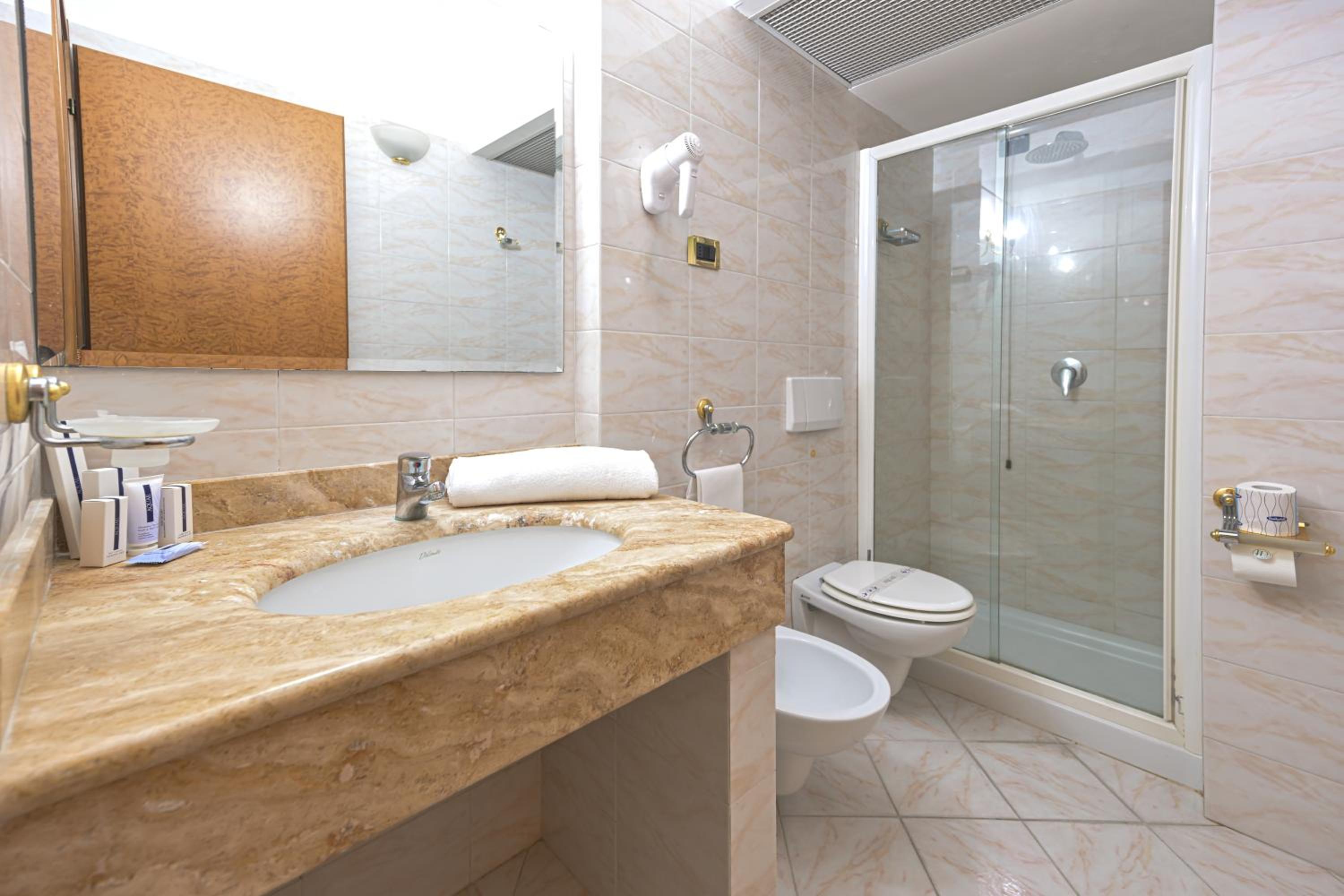 غرفة بسرير كوين، Hotel Principe 6/6