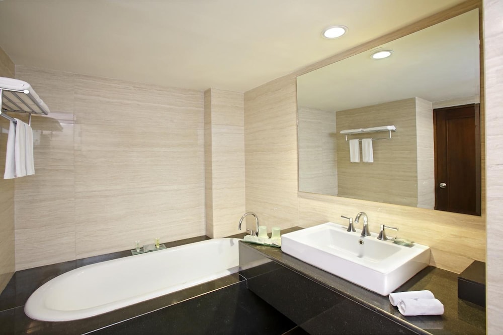 Hotel Santika Mataram 15/70