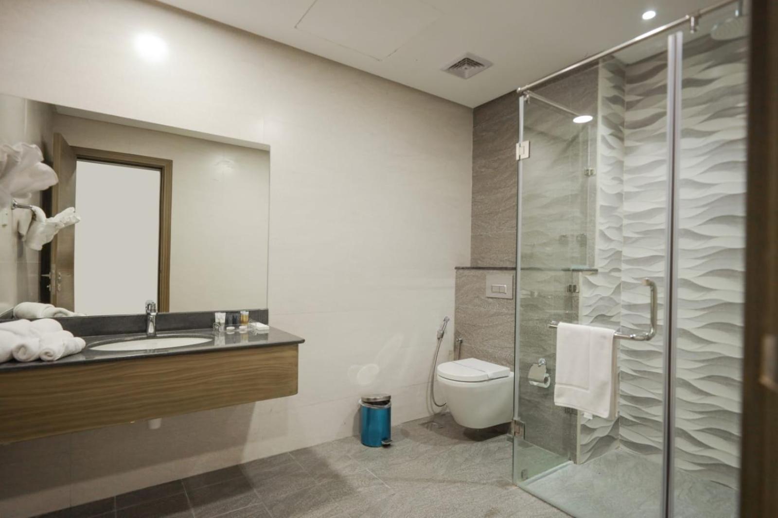 BW Suites & Spa 59/60