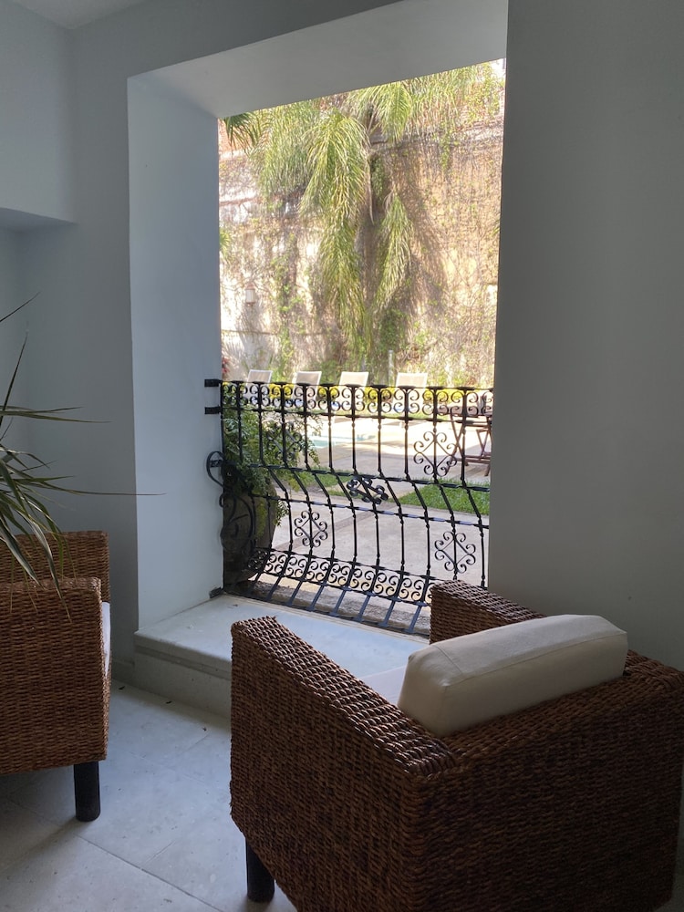 Hotel De La Parra 29/68