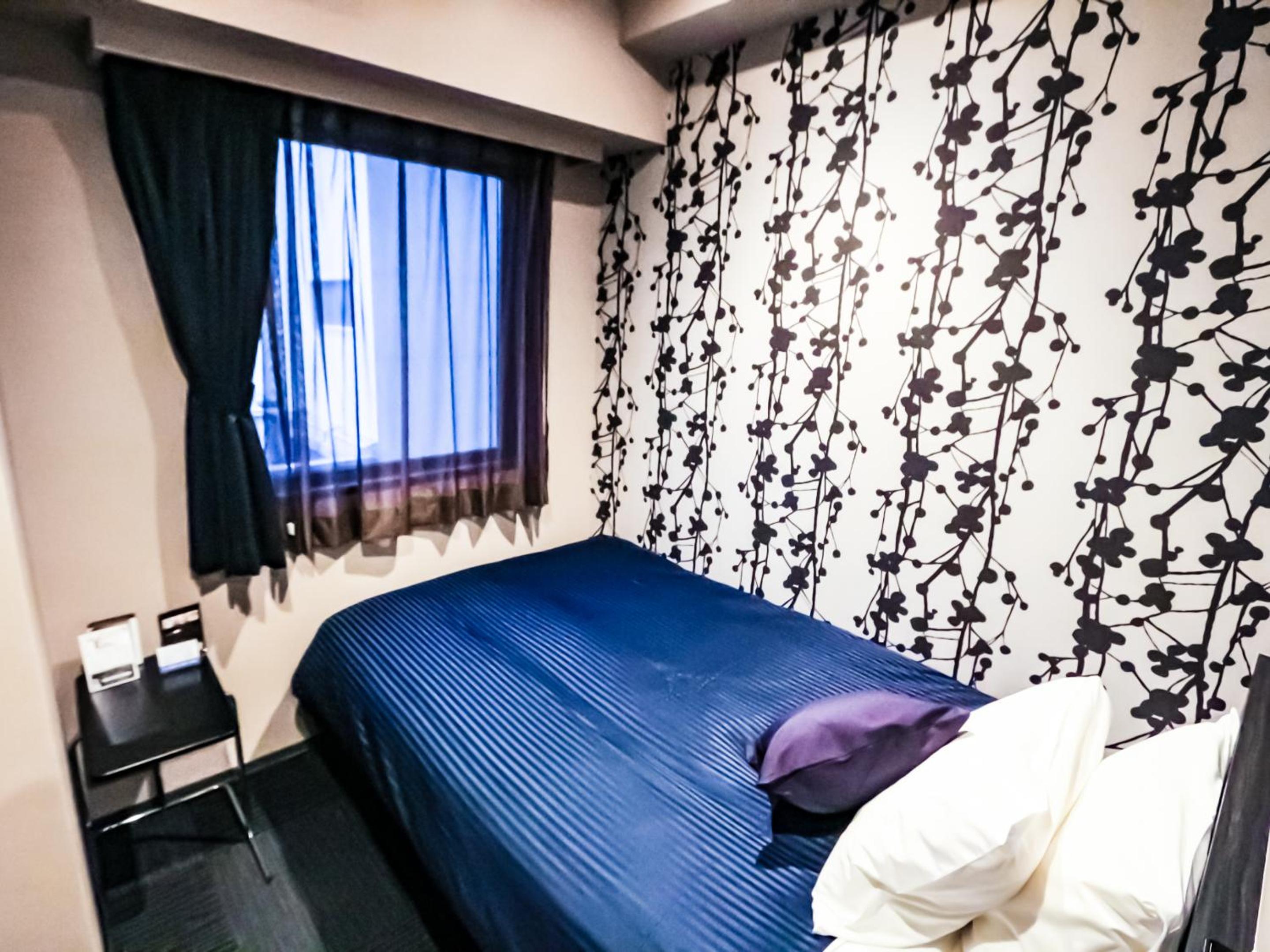 Room, Single, Semi Double Bed, Smoking