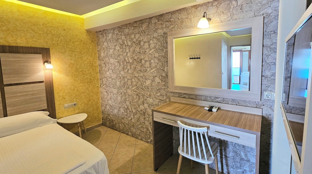Minos Boutique Hotel 49/50