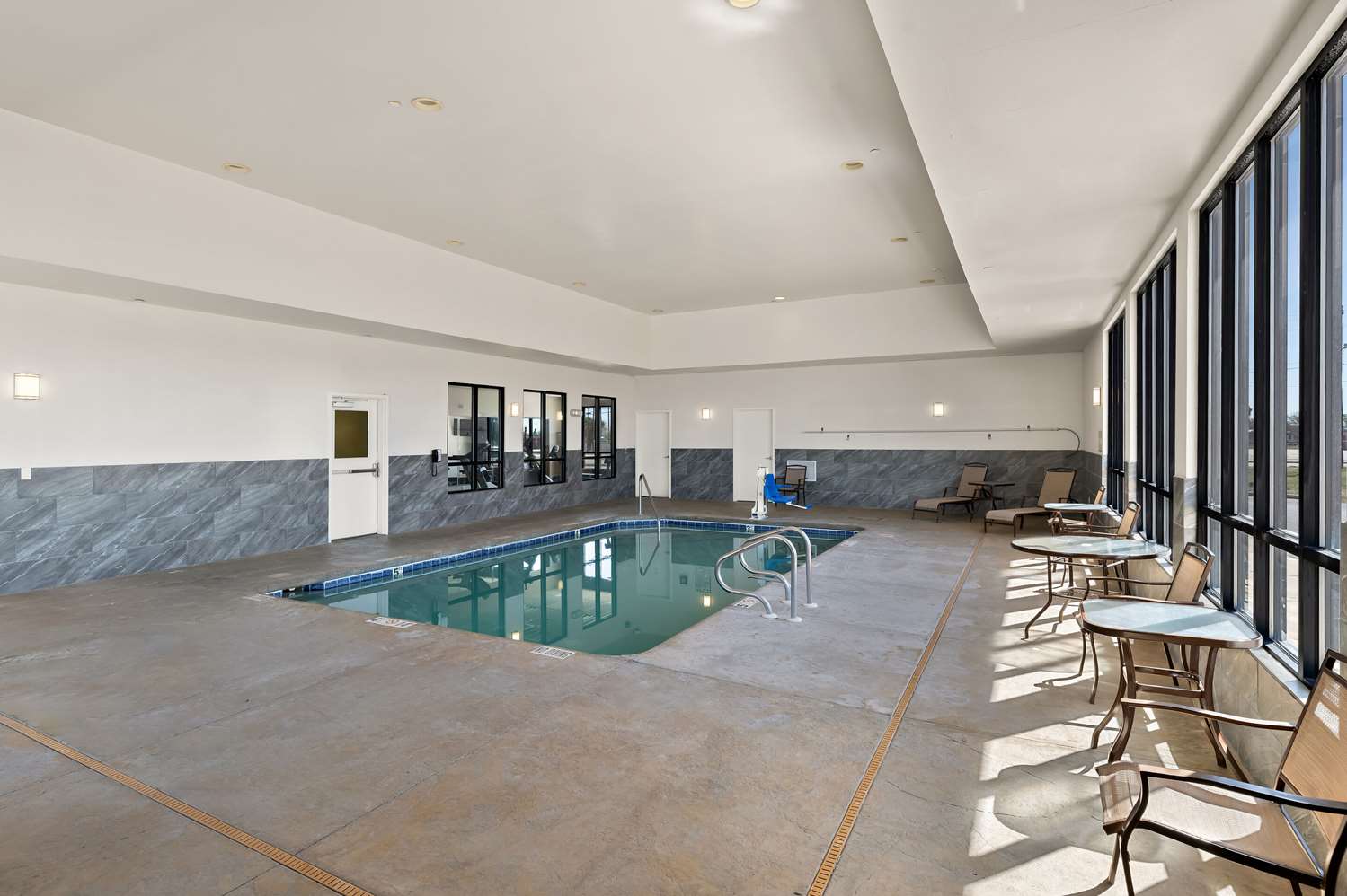 Comfort Inn & Suites Lovington, NM 19/39