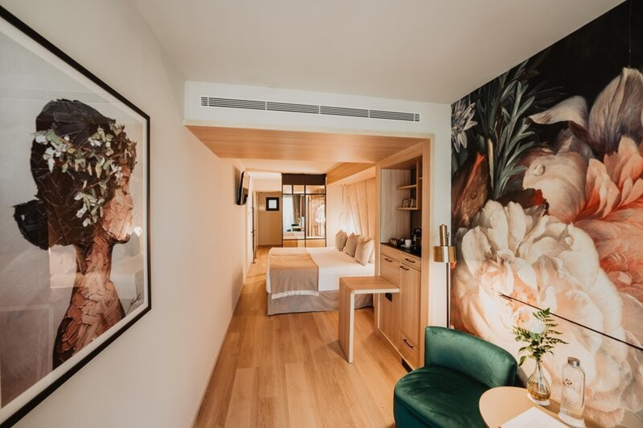 Nivia Born Boutique Hotel 16/36