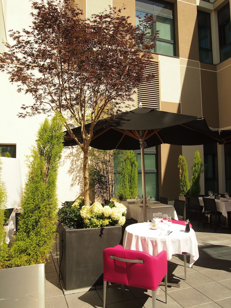 RADISSON BLU HOTEL NANTES 51/68