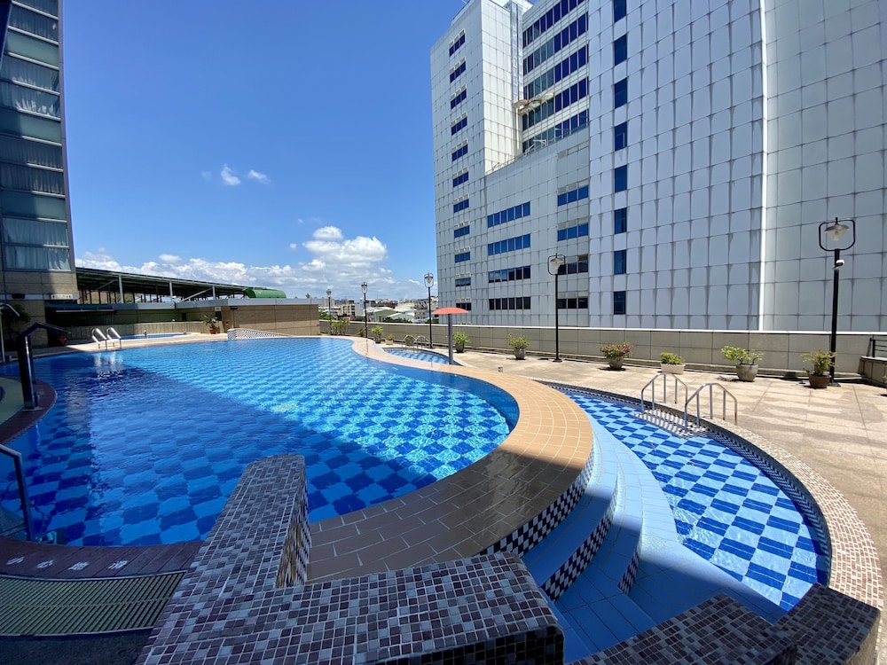 Evergreen Plaza Tainan 60/64