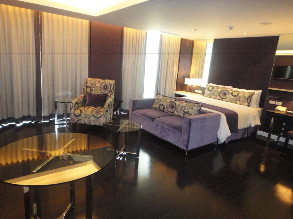The Bayleaf Intramuros 30/56