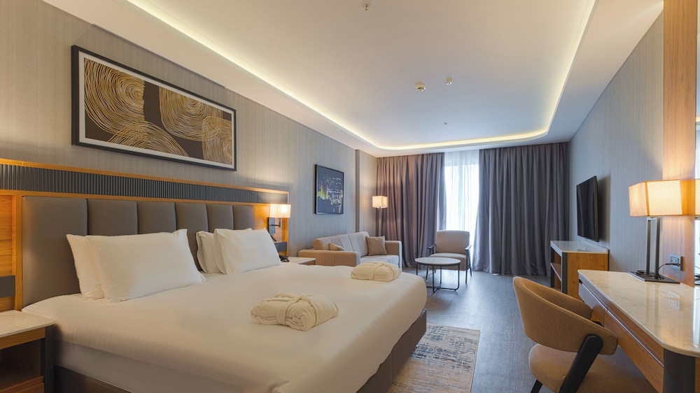 Azura World Hotel 13/46