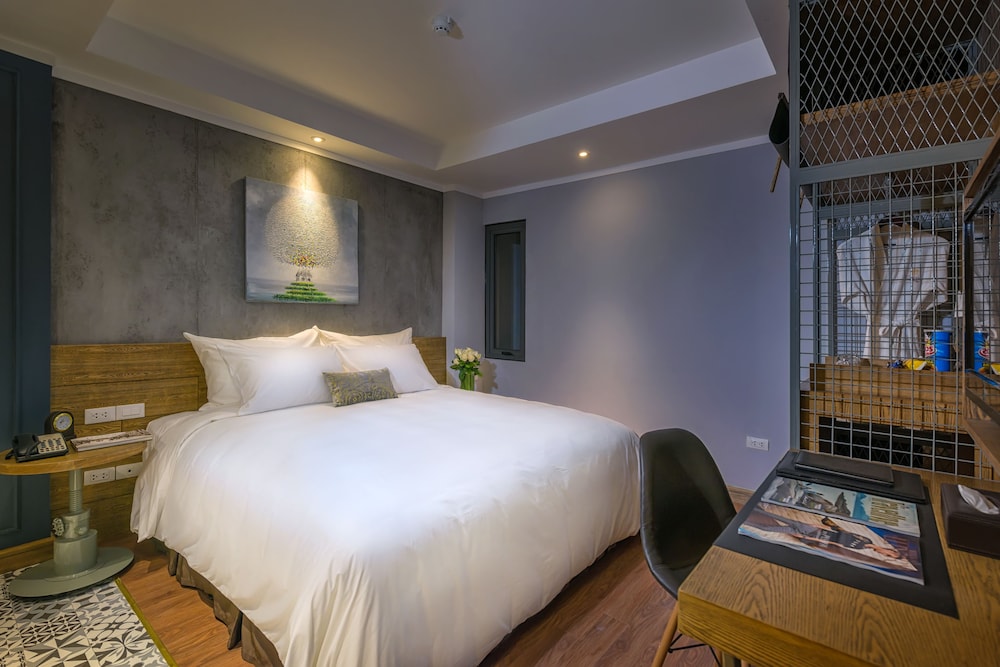 Bespoke Trendy Hotel Hanoi 15/50