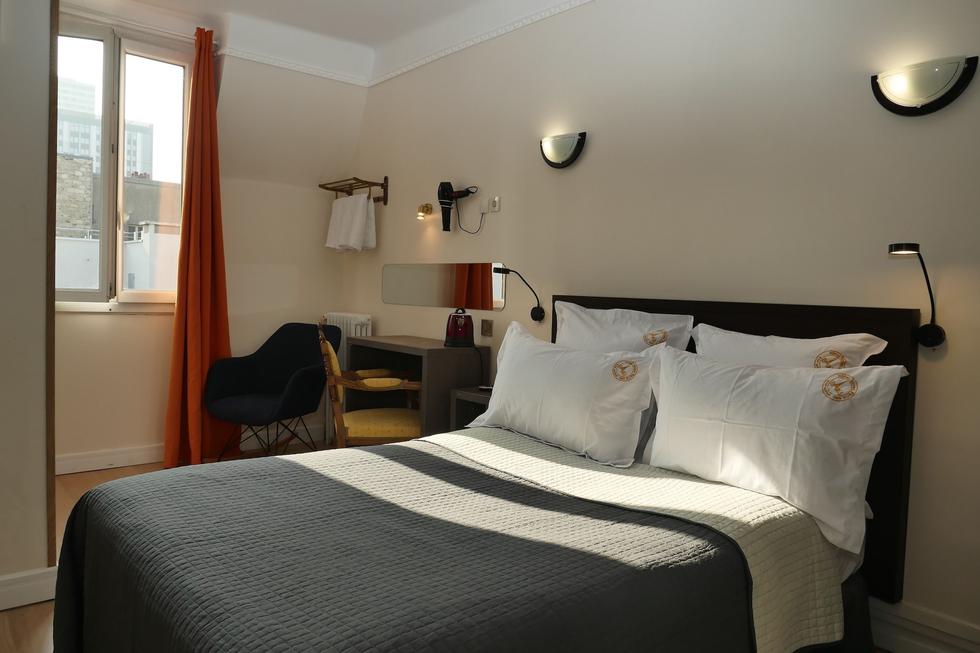 STANDARD, DOUBLE BED