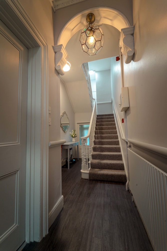 Anabelles Guest House 33/46