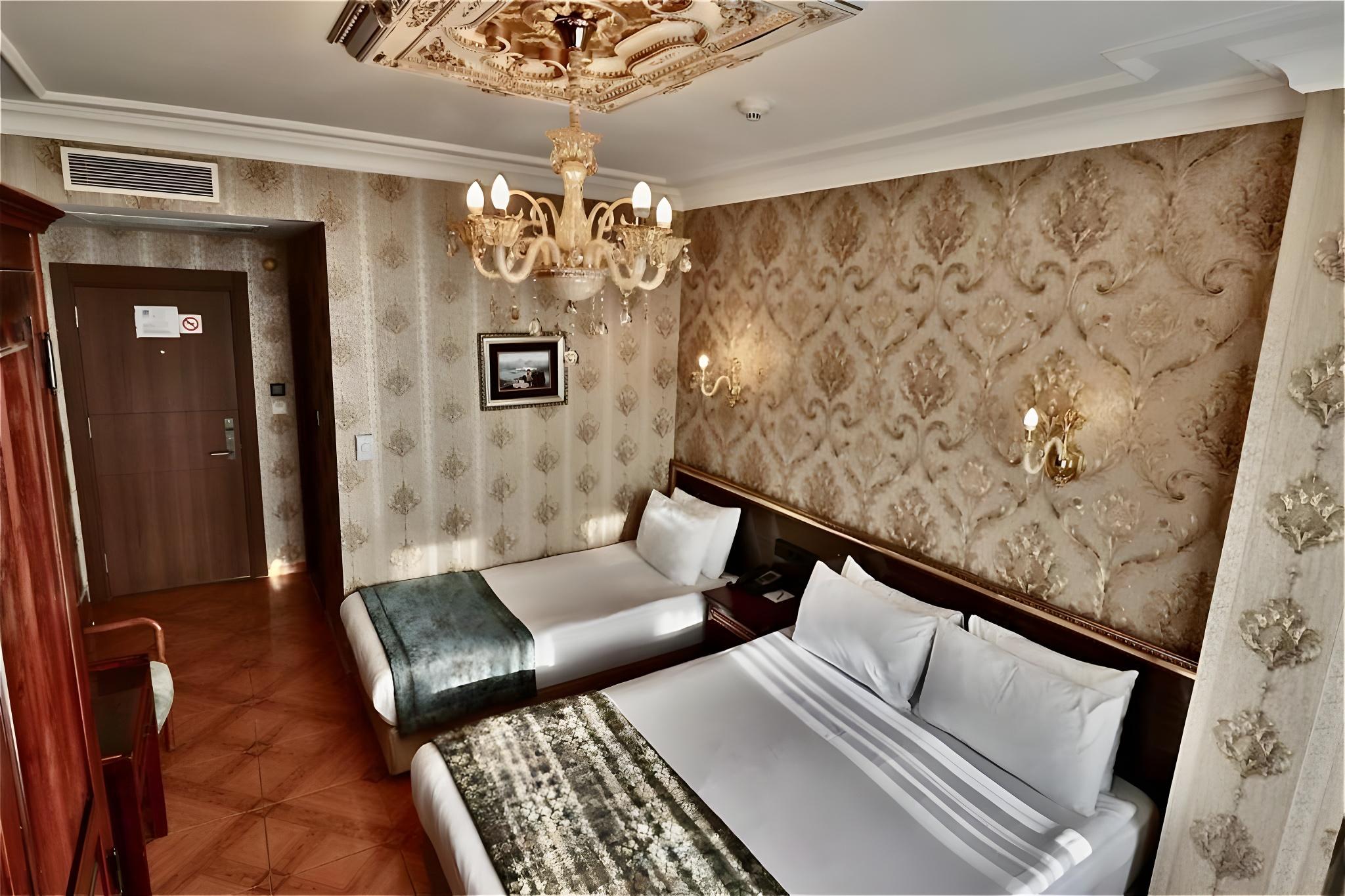 غرفة ديلوكس ثلاثية، Blue House Hotel 2/2