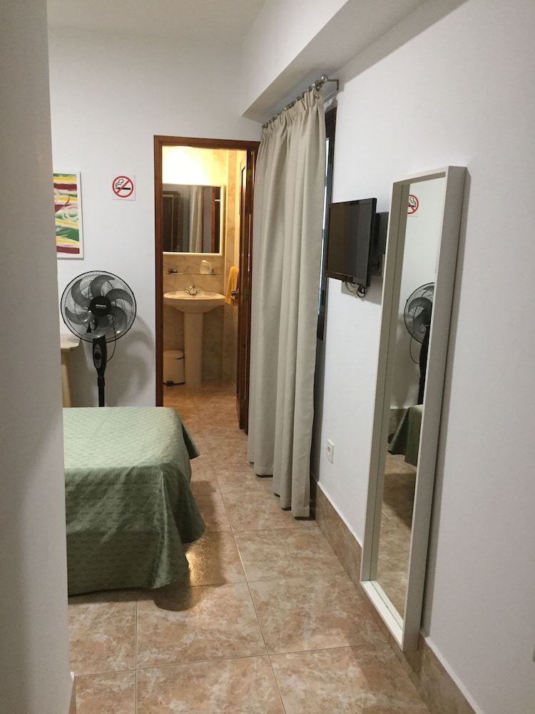 Residencia Cardona 44/57