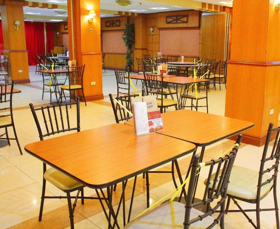 Grand Astoria Hotel 27/35