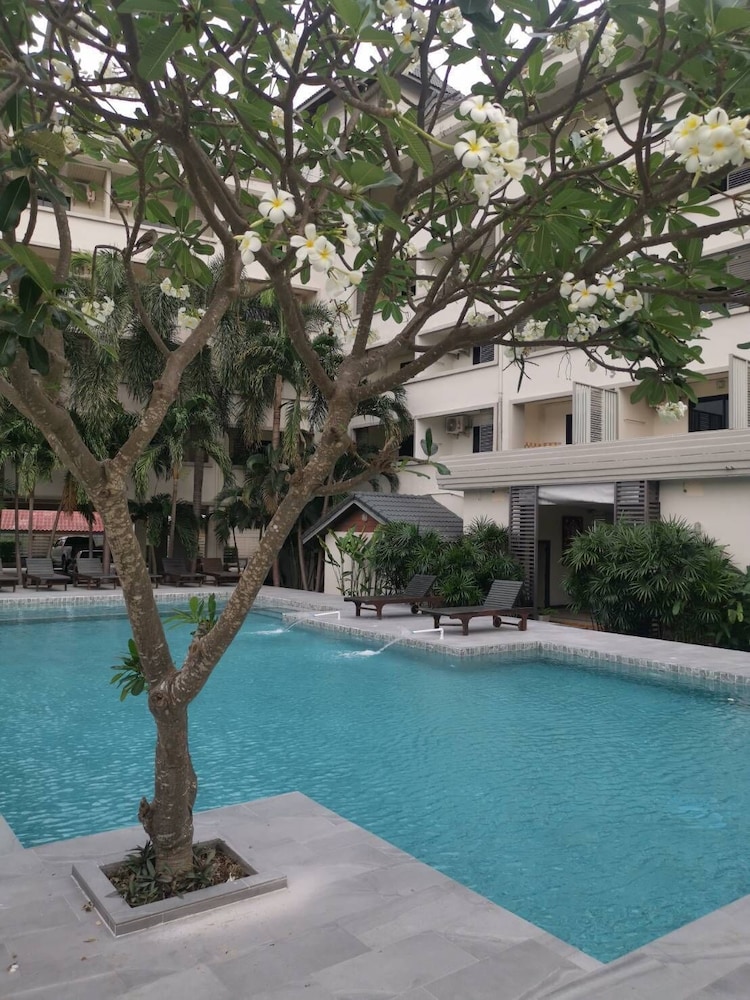 The Zen Hotel Pattaya 37/43