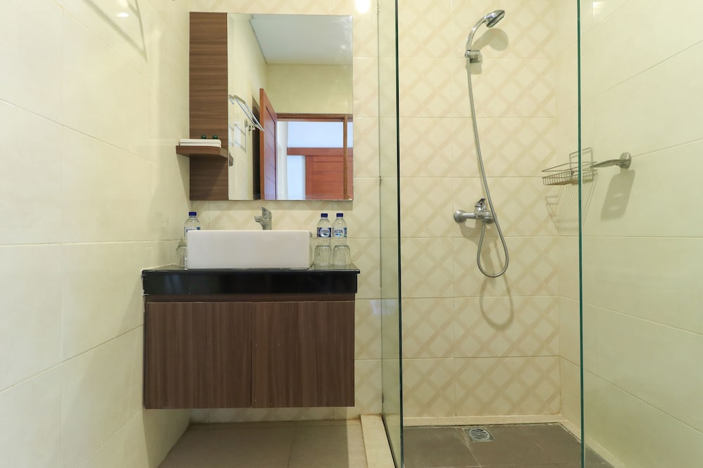Royal Majesty Villas 69/71