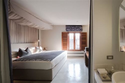 Room, Double Bed