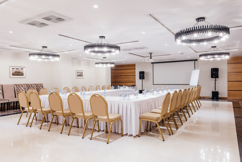Ramada by Wyndham Astana 42/50